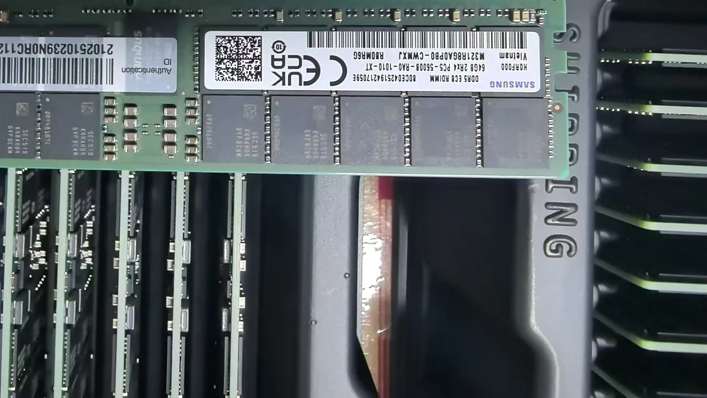 Samsung DDR5 RDIMM real stock photo