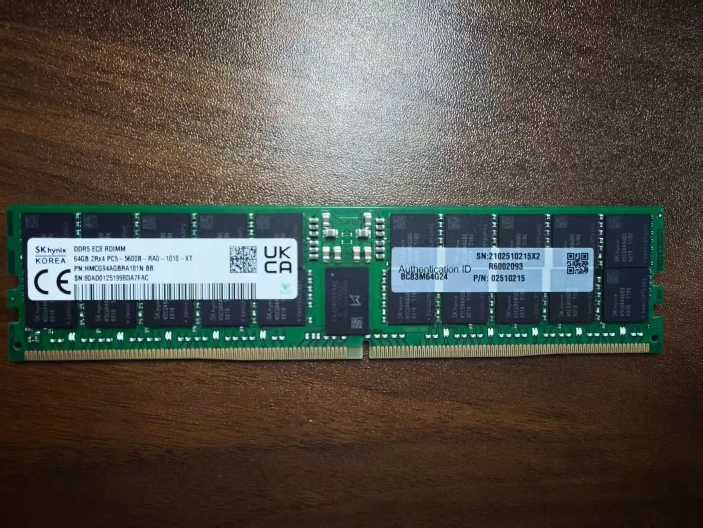 SK hynix DDR5 EC8 RDIMM 64GB PC5-5600B stock photo